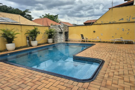 Casa a venda com piscina