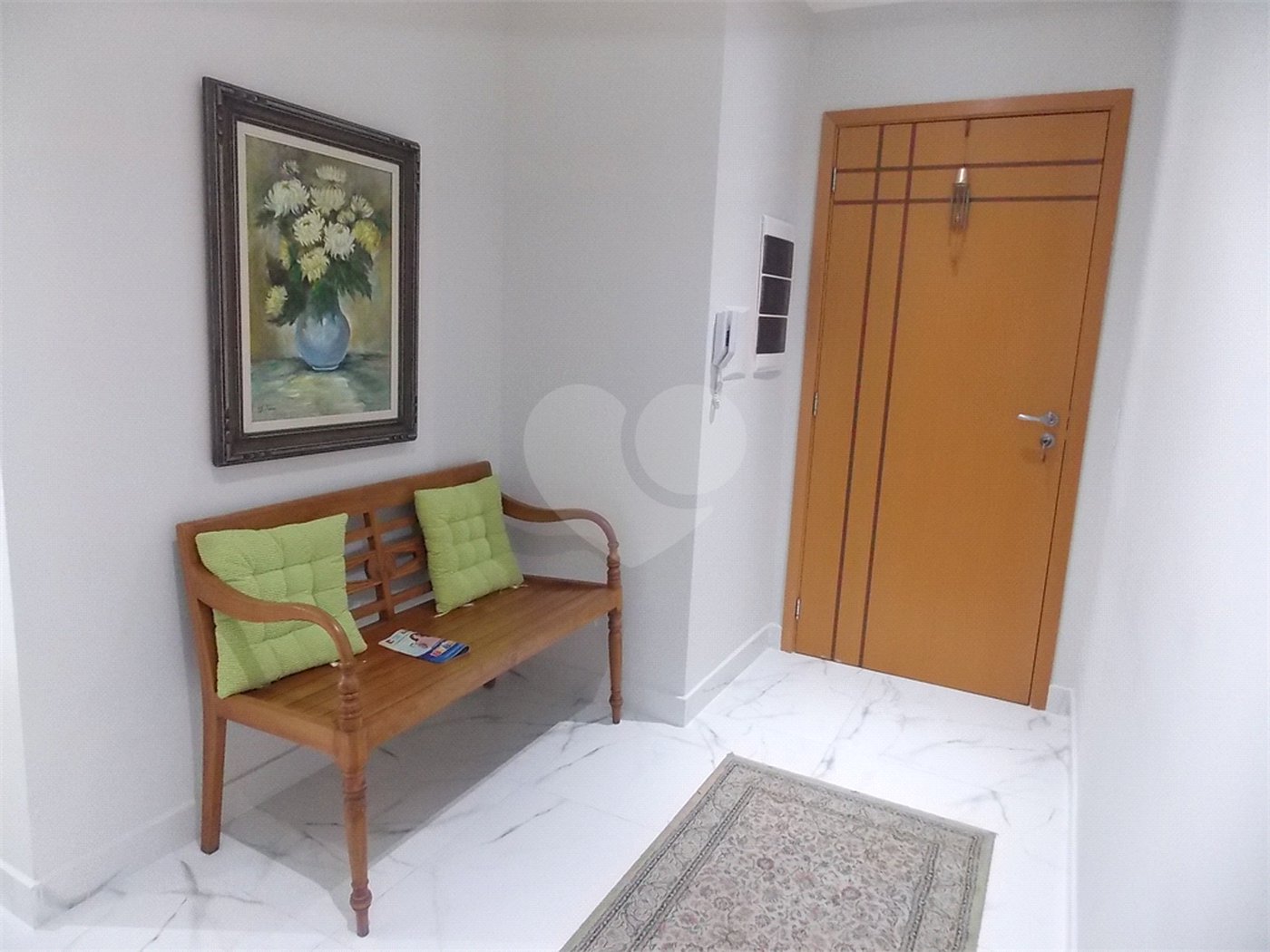 Confortável apartamento no Jardim Floresta em Aibaia sp