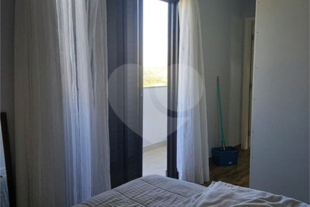 Sobrado à venda com 5 quartos, sendo 3 suítes, em Residencial Jatobás, Louveira, SP