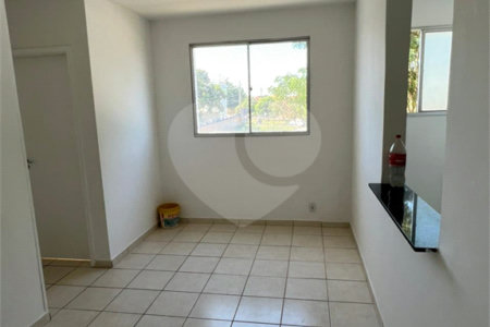 Apartamento no Condomínio Residencial Parque Romance.