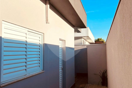 Casa à venda com 3 quartos, sendo 3 suítes, no condomínio Village Damha III, São Carlos - SP