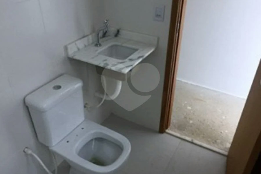 Sobrado novo nunca habitado.