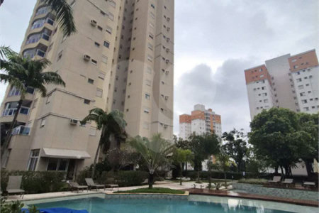 Apartamento de 3 Suítes com Vista Definitiva e Sol da Manhã no Condomínio Club House - Parque do Prado