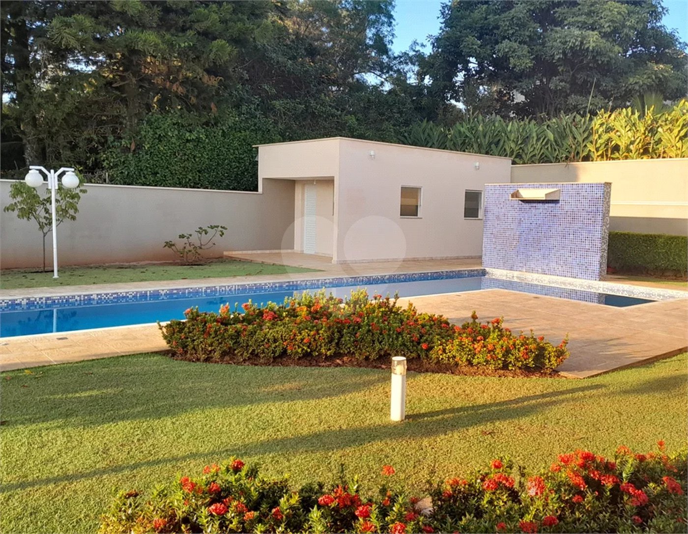 Casa à venda com 5 suítes no condomínio Ipe Velho, Vinhedo - SP
