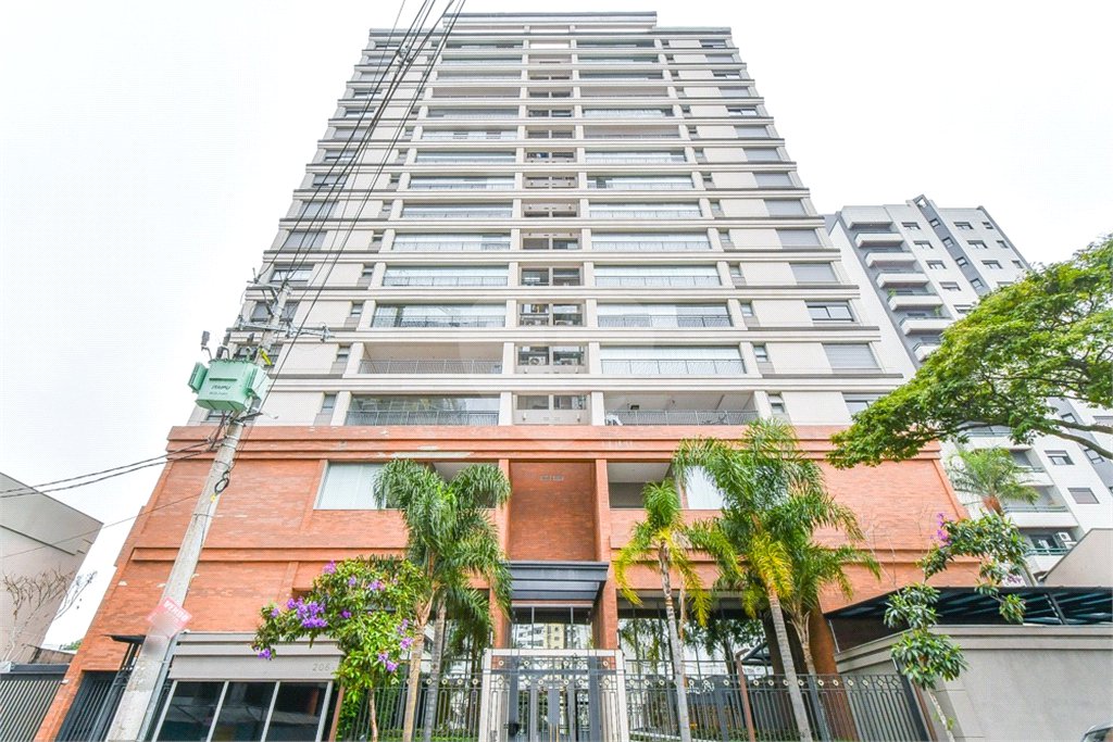 Apartamento para venda em Moema com 3 quartos, sendo 3 suítes, 2 vagas, 149 m²