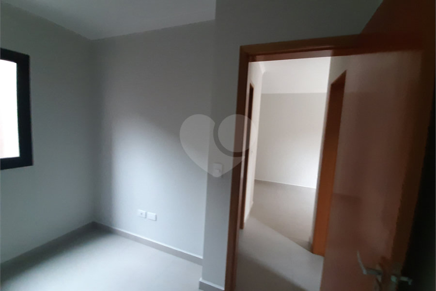 Apartamento com 37m2, 2 quartos, banheiro, sala, cozinha, quintal e 1 vaga de GARAGEM