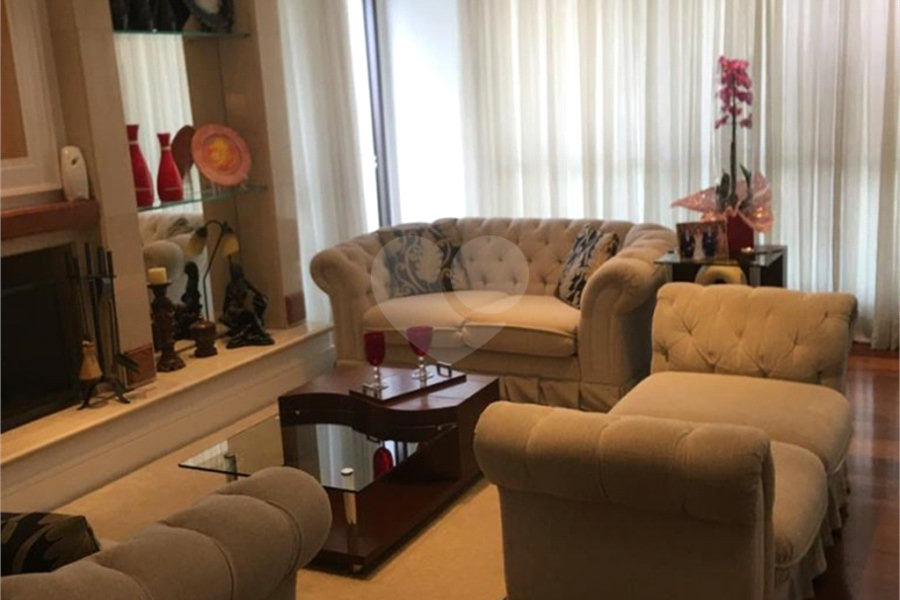 Apartamento para venda Alto de Santana com 220 m² de área primativa.