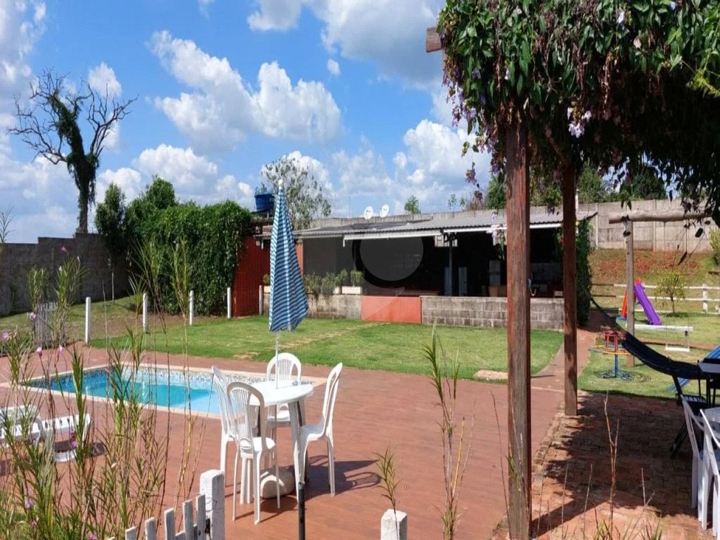 Chácara à venda com 4 quartos, sendo 1 suíte,  em Jardim dos Ipês, Brodowski, SP