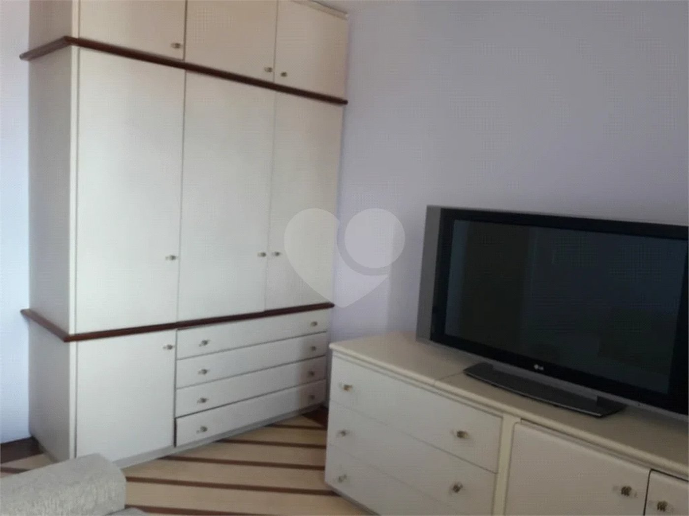 Apartamento com 136m² , 3 dormitórios , sendo 1 suíte , 2 vagas , à venda na Vila Prudente.
