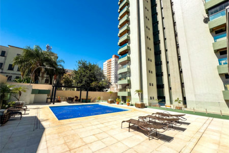 Apartamento à Venda no Centro de São Carlos - com 3 Suítes.