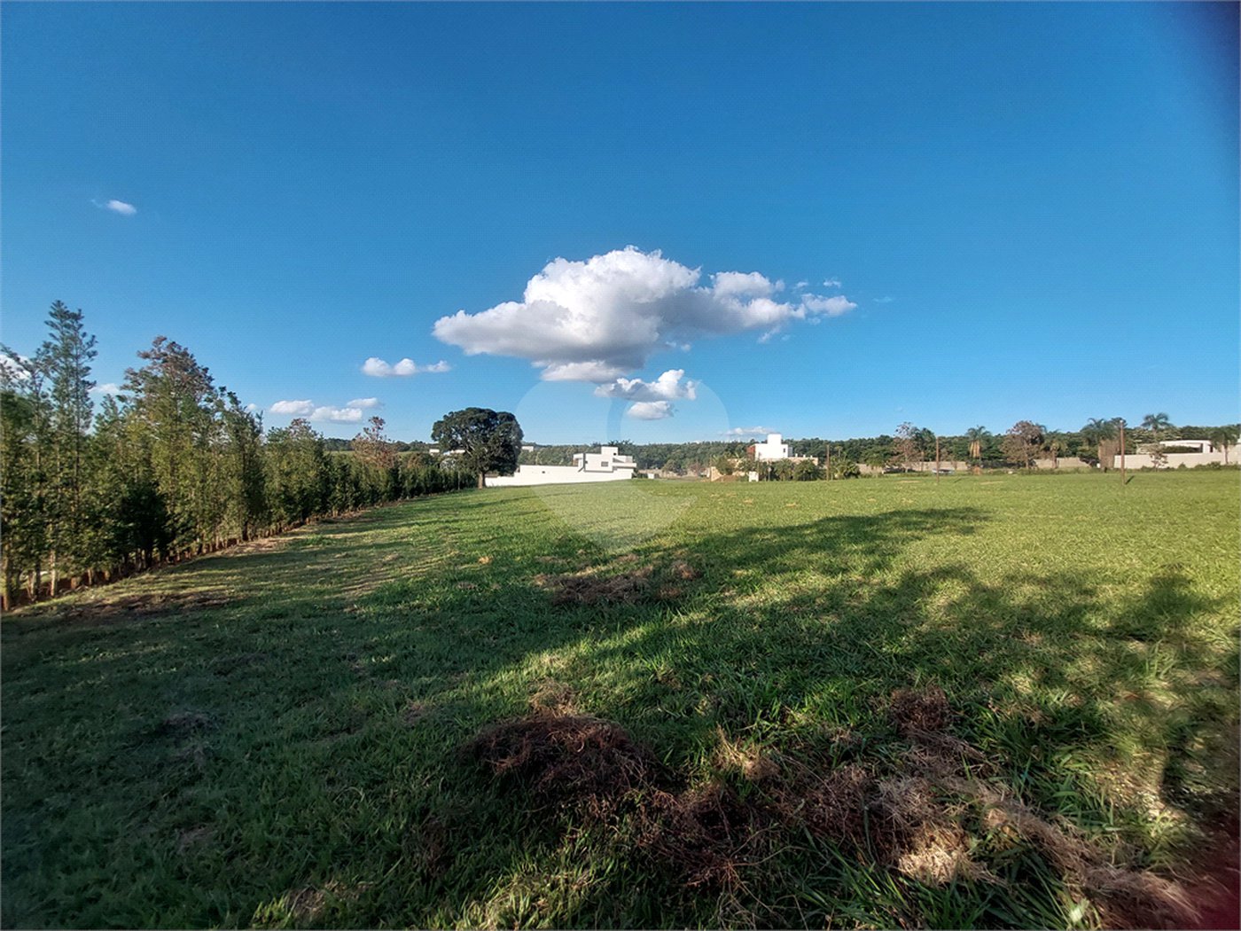 Terreno de 1400m² no Damha Golf com vista pro campo de Golf