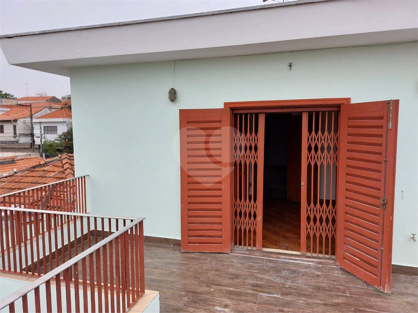 Sobrado à venda na Saúde c/ 330m2 - 5 Quartos/1 Suíte/2Vagas