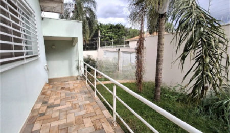 Casa à venda com 3 quartos, sendo 2 suítes,  em Jardim Macarengo, São Carlos, SP