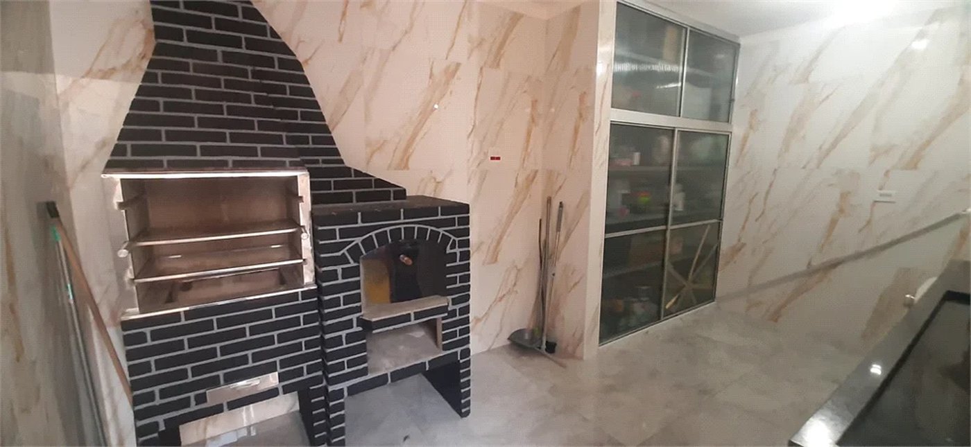 Sobrado à venda com 3 quartos, sendo 1 suíte,  em Jardim Sarah, São Paulo, SP