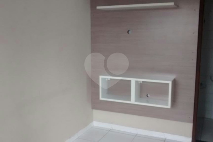 Ótima cobertura com 3 dormitórios,1 suíte, Condomínio com lazer e ótima localização.,