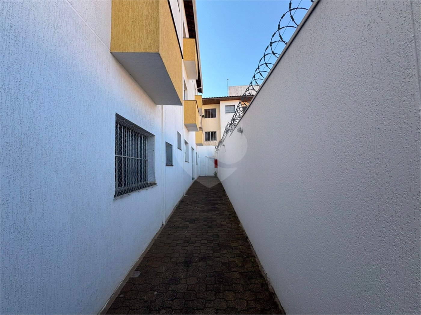 Apartamento á venda com 02 Dormitórios, em São Carlos.