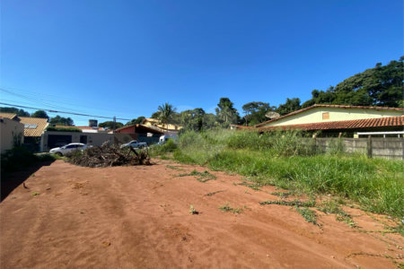 Terreno à venda no Residencial Samambaia com 250m²