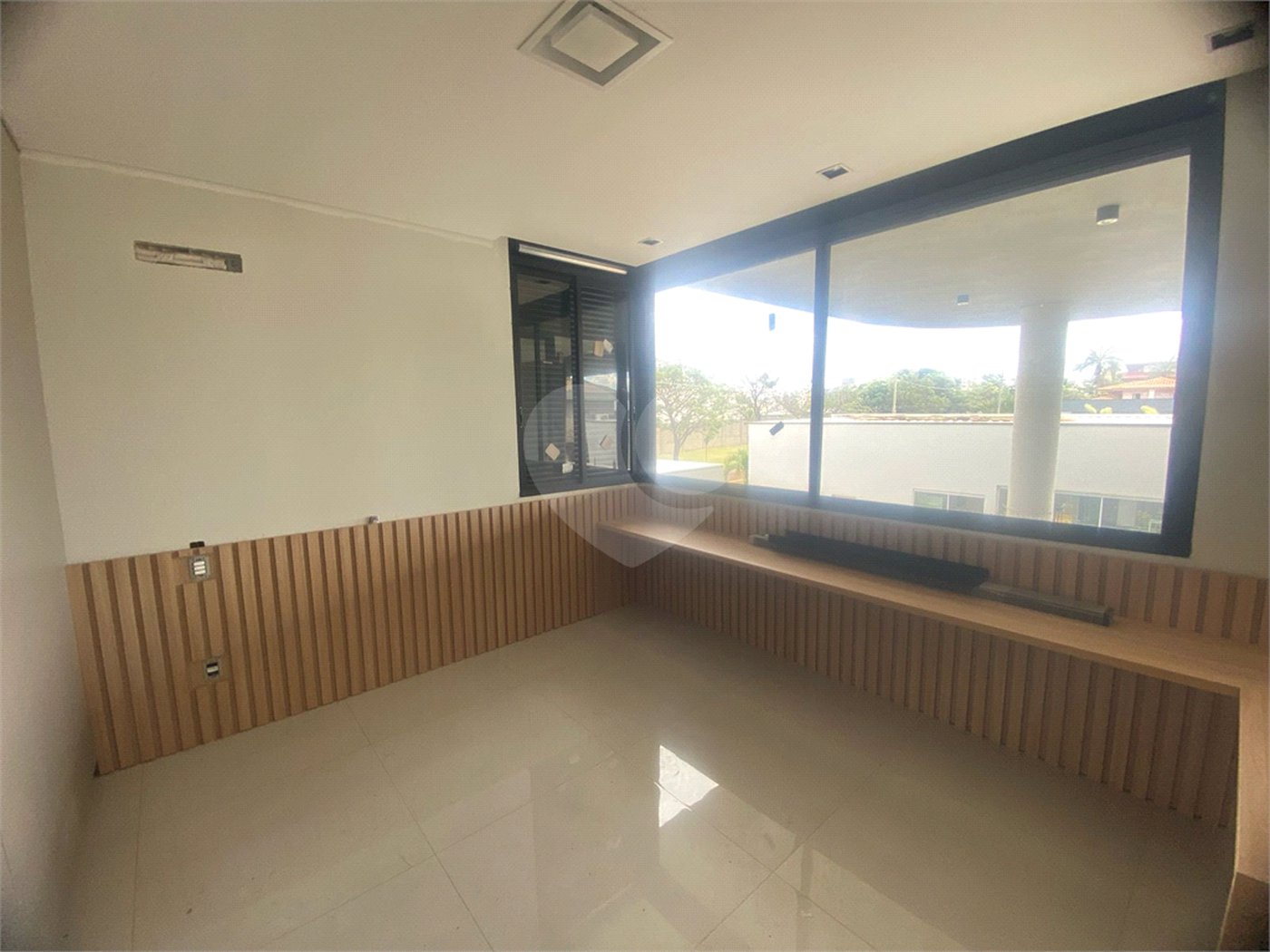 Casa à Venda no Condomínio Damha III