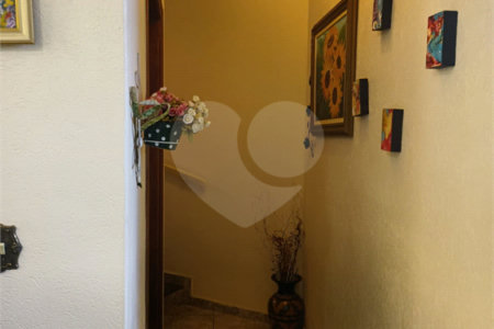 Linda casa em ótima localização!!