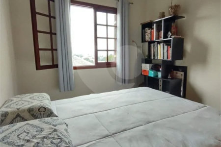 Linda casa à venda no bairro Santa Maria em São Caetano do Sul, 257 m², 3 quartos (1 suíte) e 6 vagas de garagem