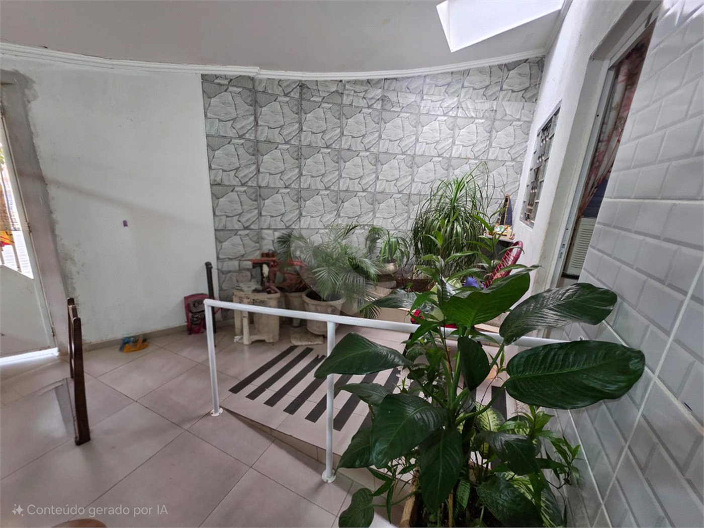 Casa com edícula no Abdelnur.