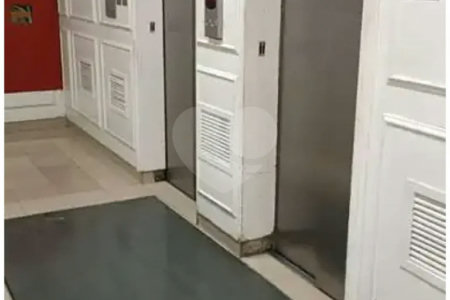 Conjunto comercial para venda ou locação na região da República, Centro