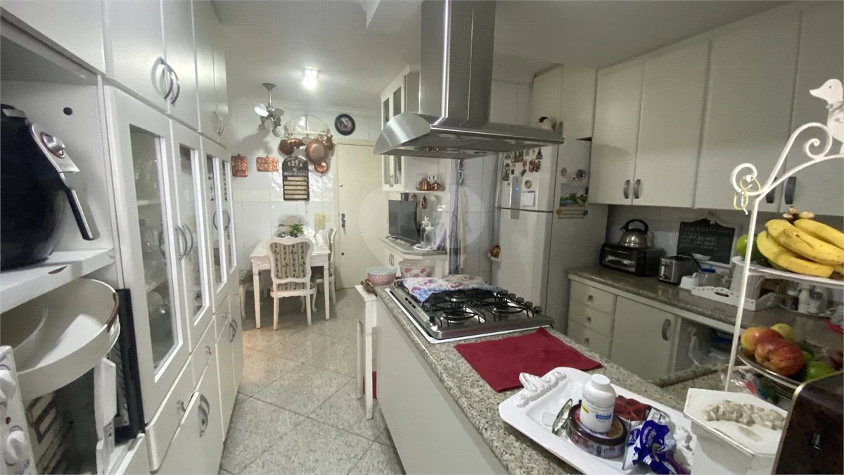 Apartamento à venda com 4 quartos, sendo 1 suíte, em Alto da Boa Vista, São Paulo, SP