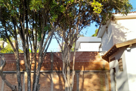 Casa de Alto Padrão à Venda e Locação no Parque Santa Mônica - São Carlos
