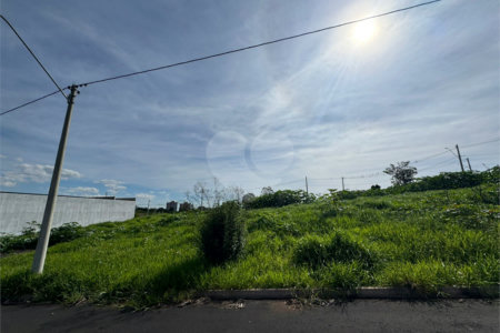 Terreno Comercial á venda com 286m2, ao lado da Rodovia Washington Luiz, em São Carlos.