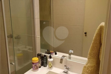 Apartamento a venda na Saúde de 80 metros com 3 dormitórios 1 suíte, 2 vagas e Depósito.