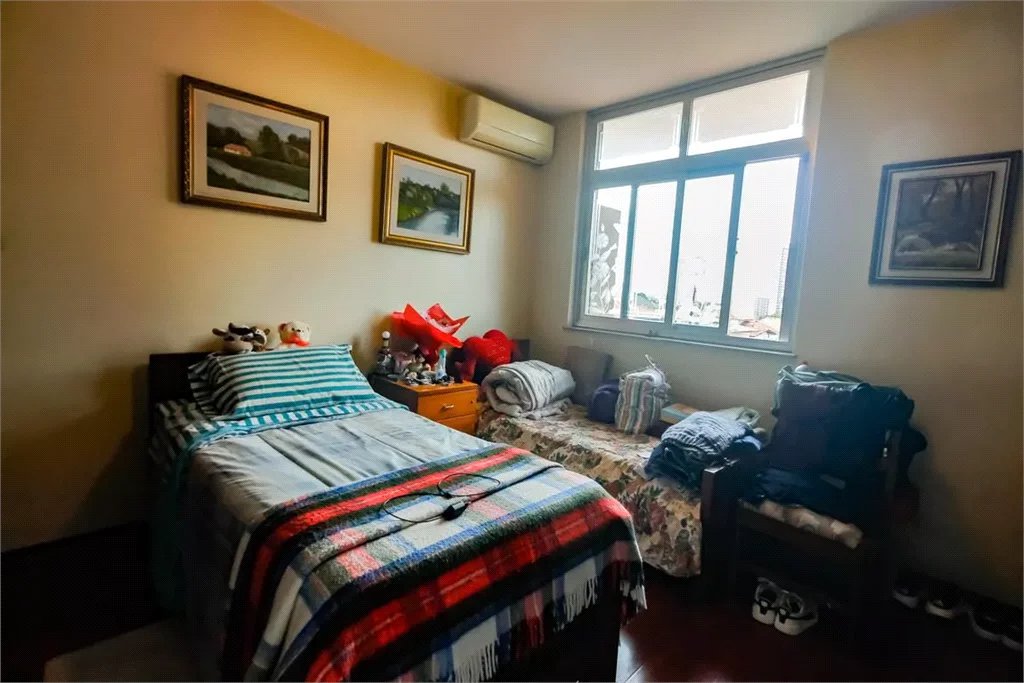 Sobrado à venda com 4 quartos, sendo 3 suítes, em Vila Sônia, São Paulo, SP
