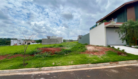 Terreno à venda no condomínio Recanto dos Sabias, São Carlos - SP