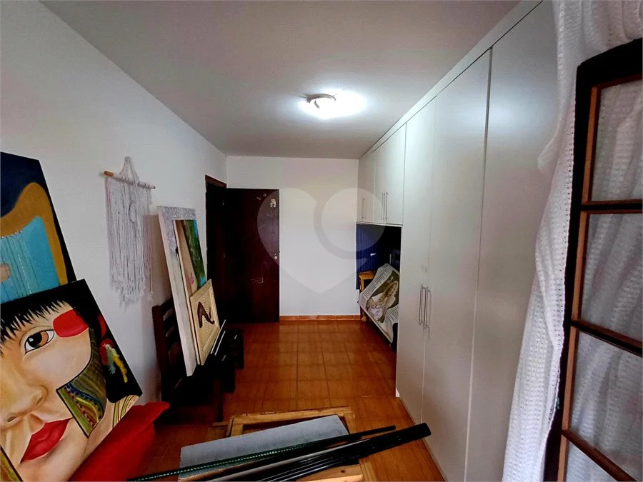 Casa à venda em Atibaia com 5 dormitórios (1 suíte), piscina e área gourmet, 2 vagas garagem, avalia permuta e financiamento