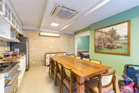 Casa à venda com 4 quartos, sendo 2 suítes,  em Alto da Boa Vista, São Paulo, SP