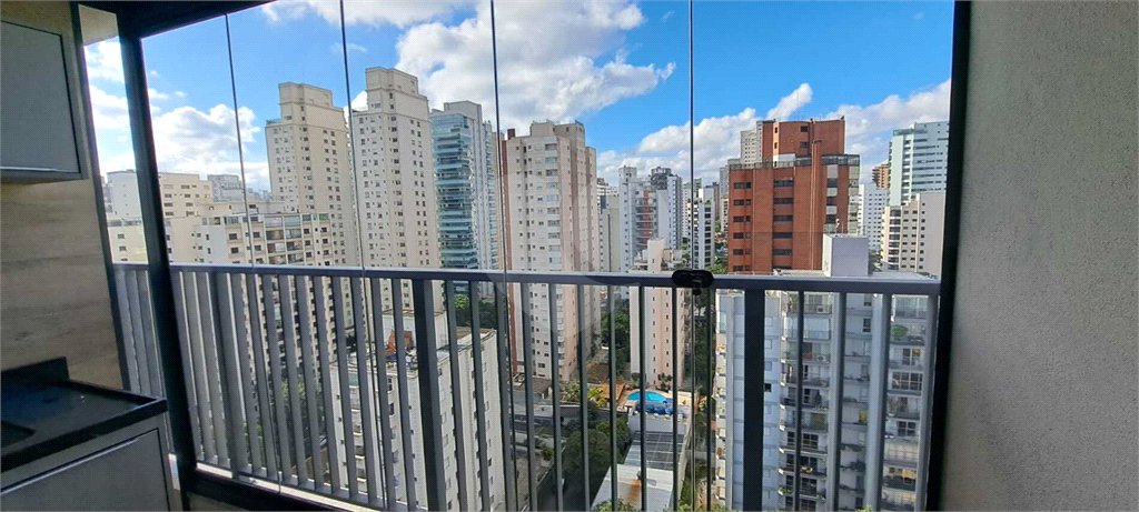 Apartamento á venda em Moema 75m² 2 Suítes 2 Vagas
