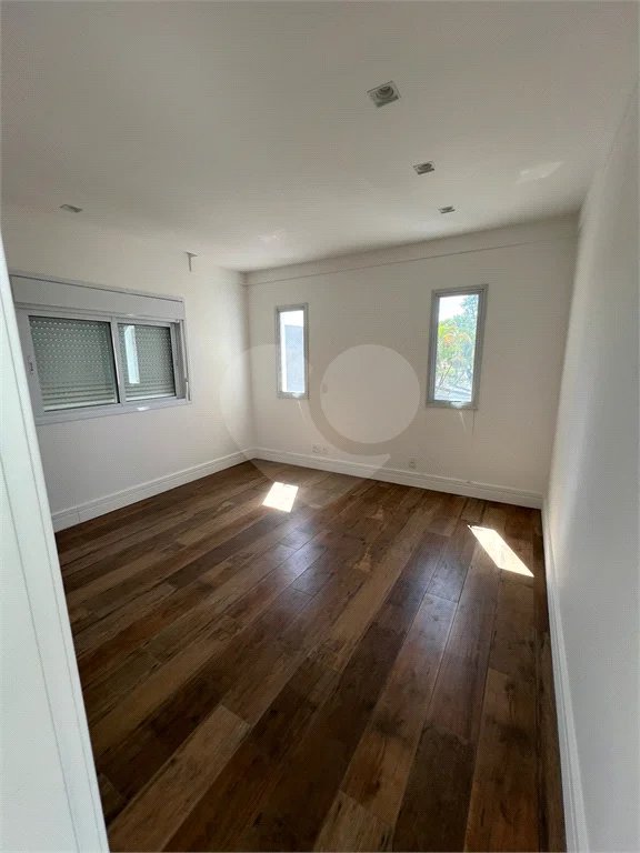 Residencial Tremembe Casa Linda - 255 mts - 04 dormit sendo 02 suites , 5 wcs - 04 vagas