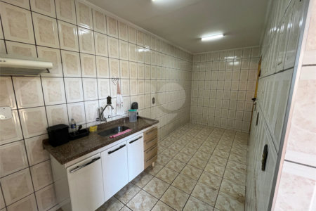 Casa á venda no Jardim Hikare