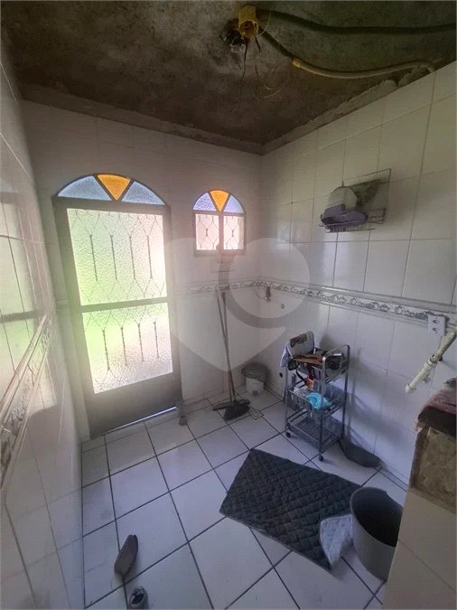 CASA LINEAR PRECISANDO DE REFORMA, 2 QUARTOS COM SUÍTE À VENDA, 121M² DE AREA CONSTRUIDA- CAMPO GRANDE