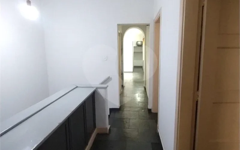 Sobrado à venda na Vila Mariana – 4 dormitórios, 1 suíte e excelente localização