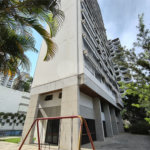 Este amplo apartamento de 290 m², completamente reformado, reúne sofisticação,