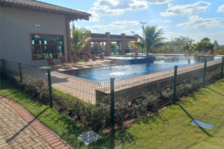Terreno para venda no condomínio de alto padrão Damha Golf
