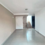 Casa com Suíte Master, Closet, Piscina e Espaço Gourmet Próxima ao Parque Ecológico- 03 quartos -com quintal