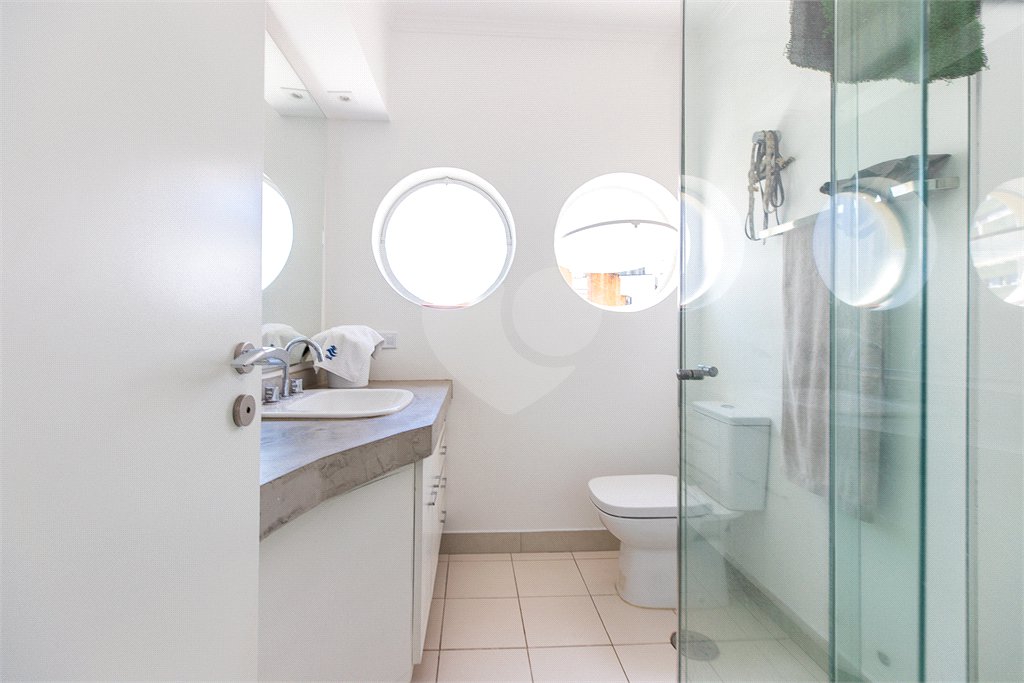 Apartamento para venda em Moema com 185m², 3 dormitórios sendo 1 suíte e 1 vaga