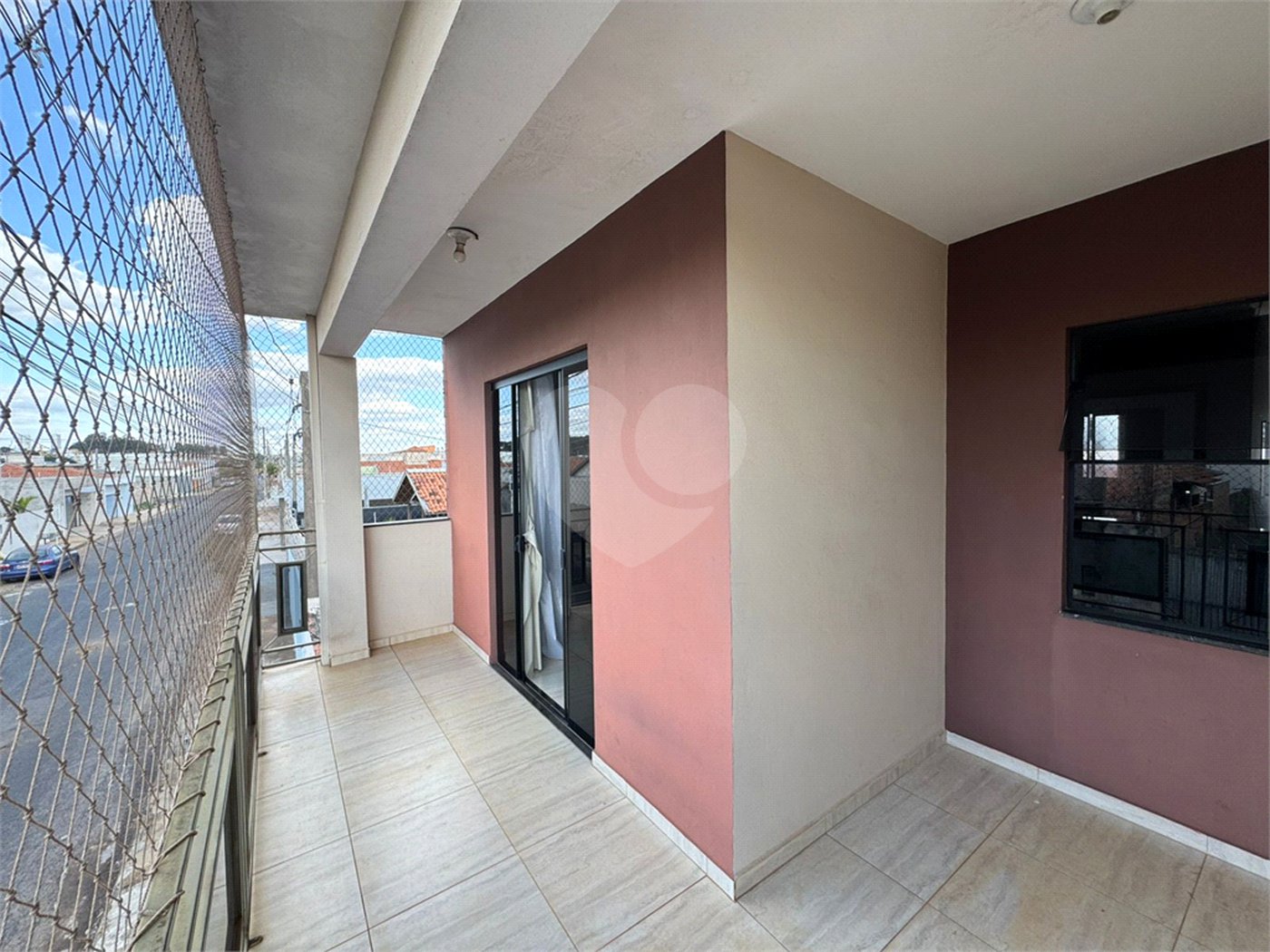 Sobrado á venda com Edícula, no Jardim Embaré, em São Carlos-SP.