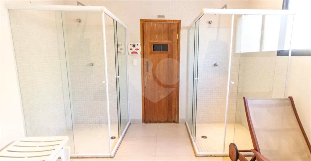 Apartamento à venda na Moóca, 68m², 2 dormitórios, 1 suíte, 1 vaga, ar condicionado, varanda, lazer completo