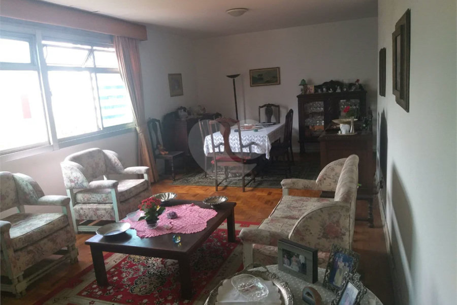 Apartamento de 4 quartos (1 suíte), à venda no Paraíso