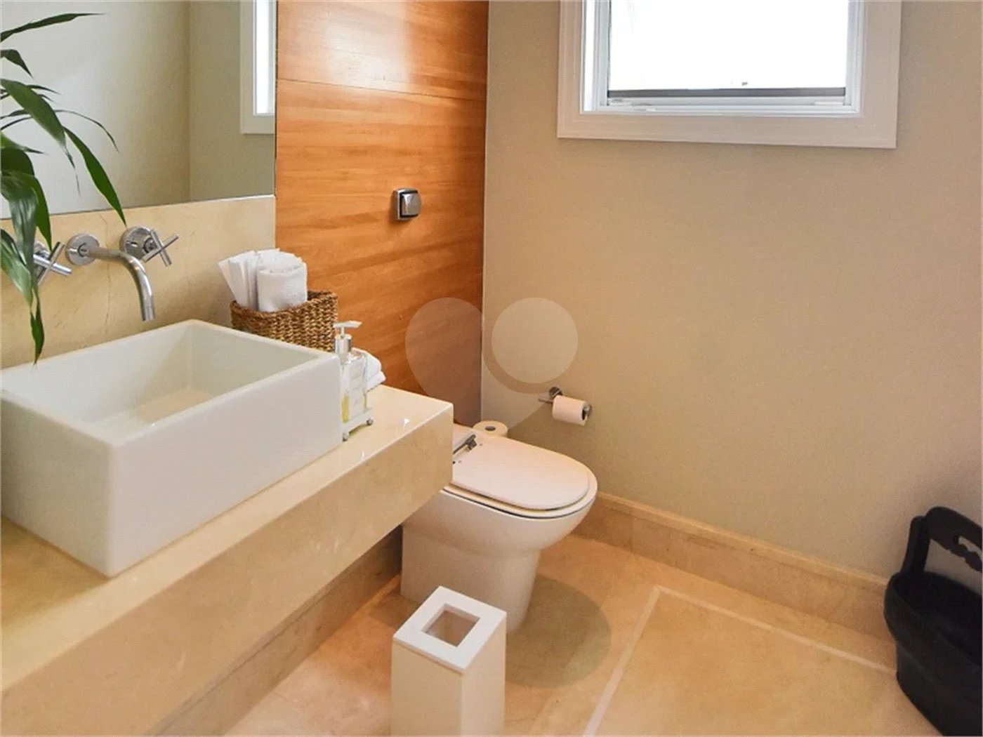 Casa impecável em terreno de 546m2