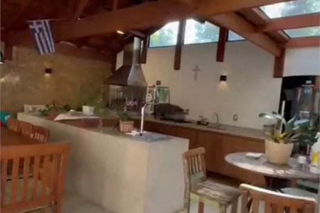 Apartamento com 4 dormitórios
