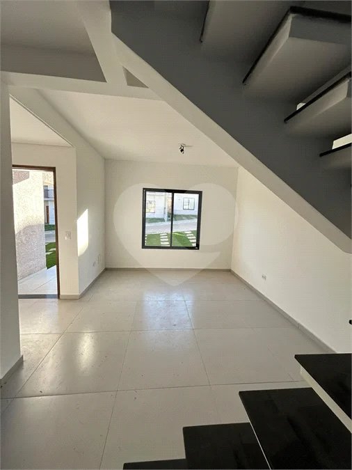 Casa à venda com 3 quartos, sendo 1 suíte, no condomínio Marselha VI, São Roque - SP
