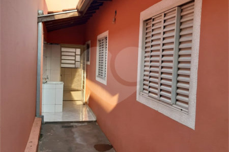 Casa Térrea no Condomínio Sempre Verde I.
